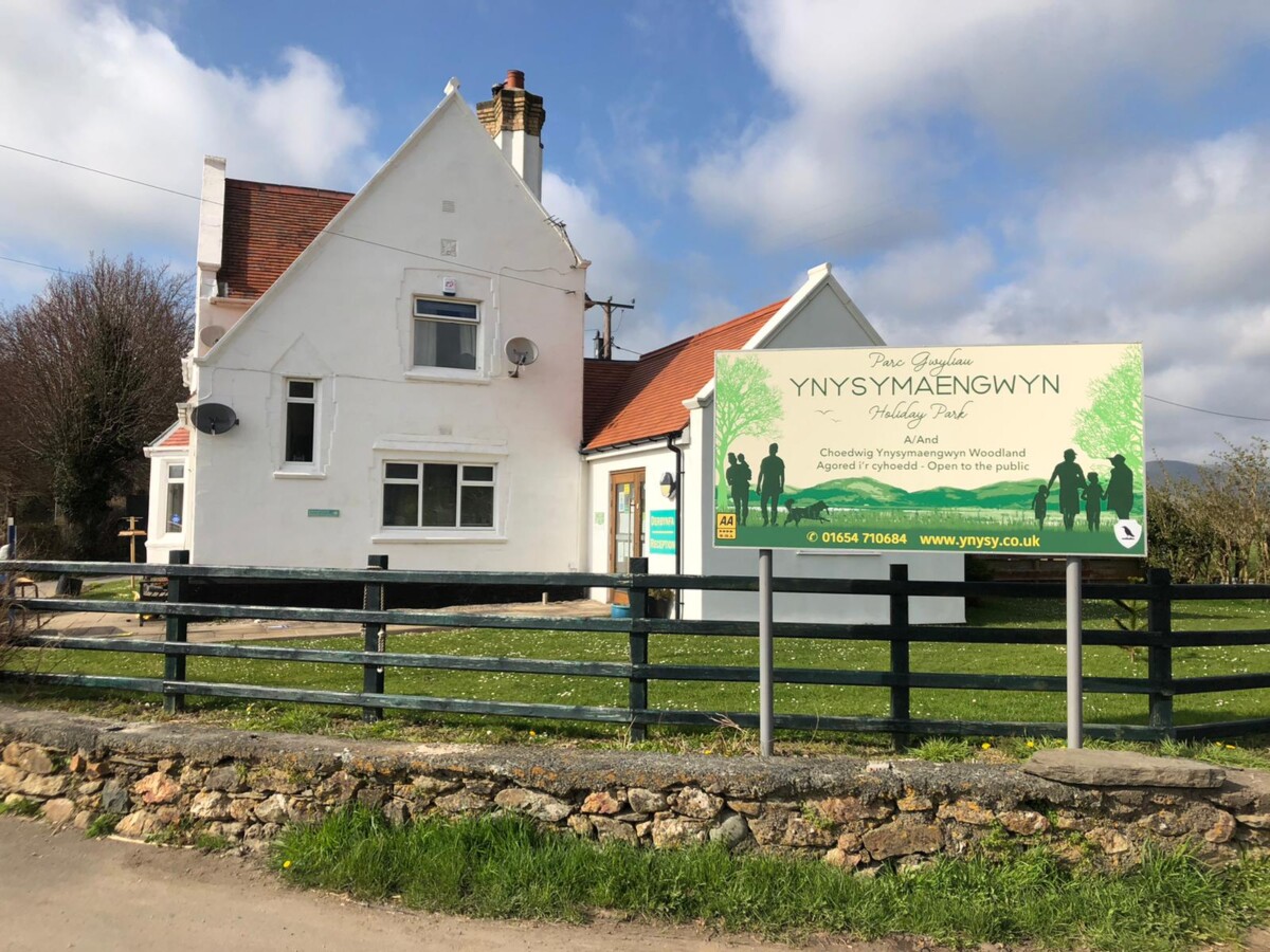 Ynysmaengwyn-Holiday-Park4